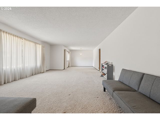 832 WILSONVILLE Rd, Newberg, OR 97132