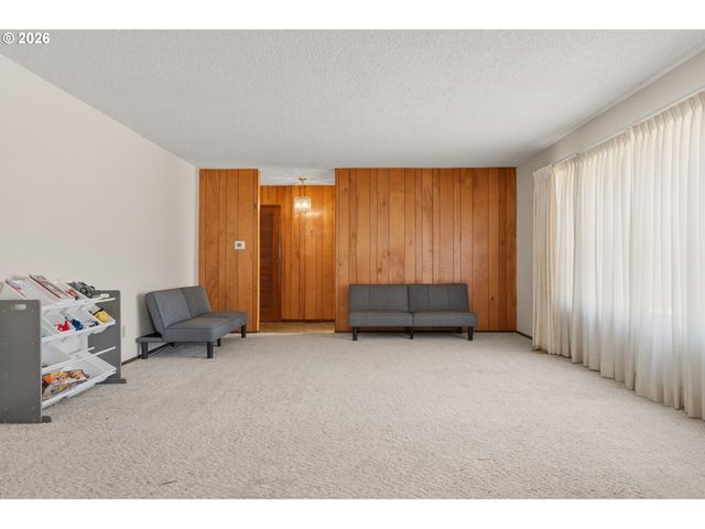 832 WILSONVILLE Rd, Newberg, OR 97132