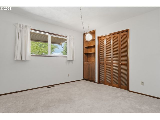832 WILSONVILLE Rd, Newberg, OR 97132