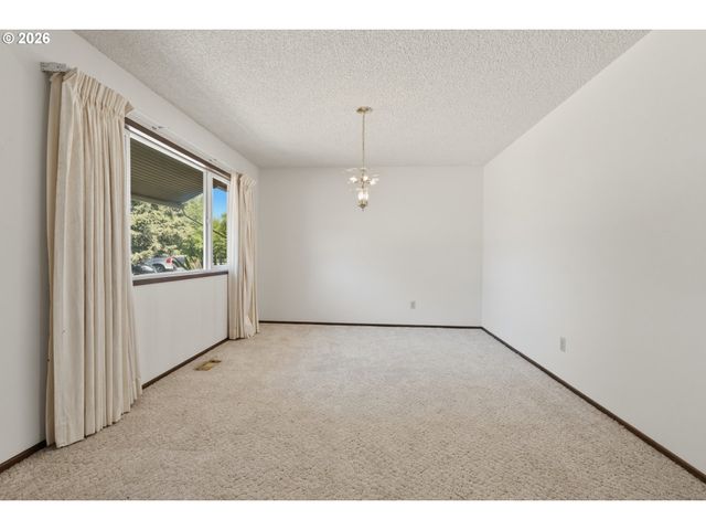 832 WILSONVILLE Rd, Newberg, OR 97132