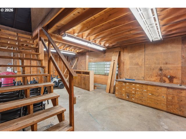 832 WILSONVILLE Rd, Newberg, OR 97132