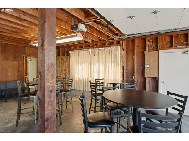 832 WILSONVILLE Rd, Newberg, OR 97132