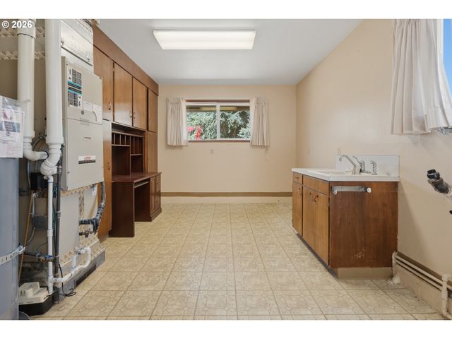 832 WILSONVILLE Rd, Newberg, OR 97132