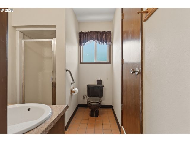 832 WILSONVILLE Rd, Newberg, OR 97132