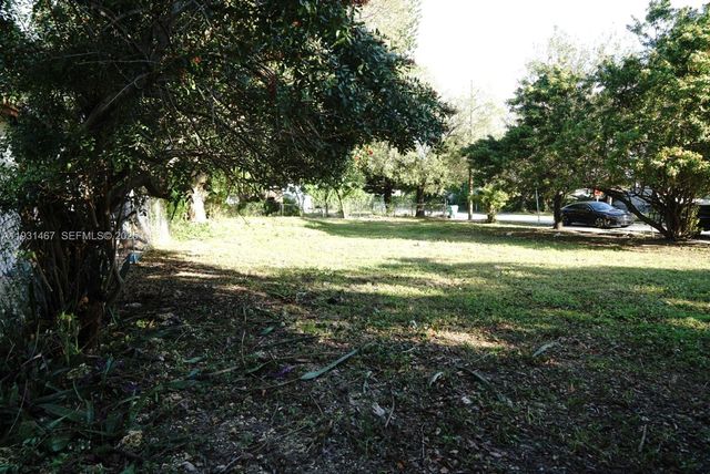 801 NW 80th St, Miami, FL 33150