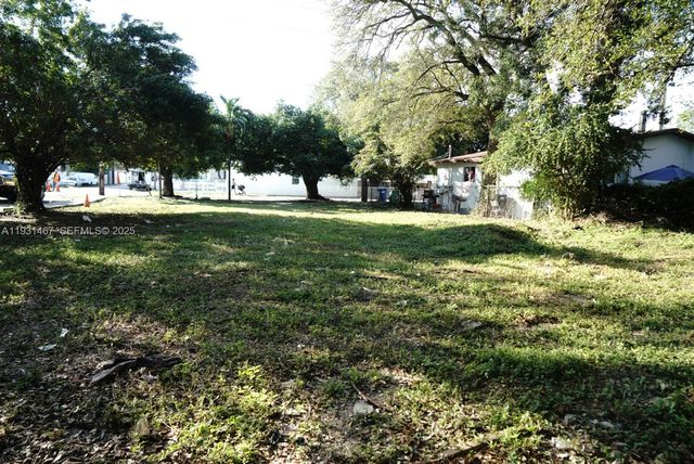 801 NW 80th St, Miami, FL 33150