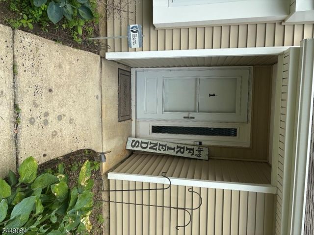 1 Arrowwood Lane, South Brunswick Twp., NJ 08852