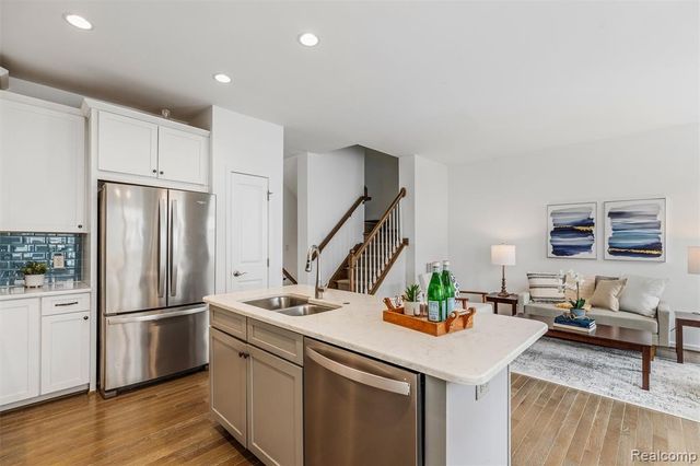 2769 Ashcombe Drive, Ann Arbor, MI 48105