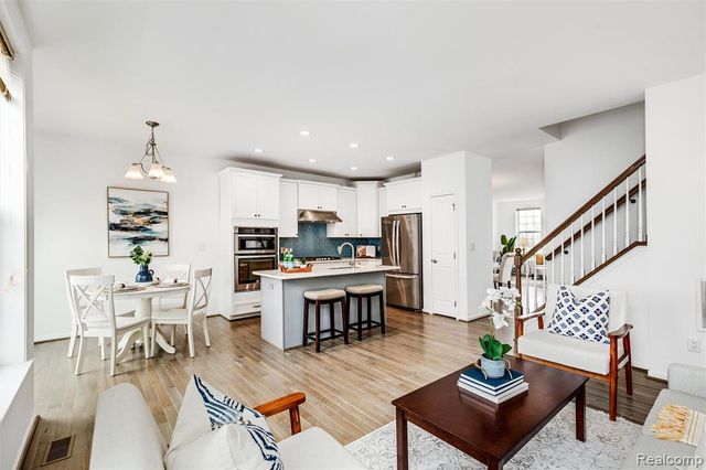 2769 Ashcombe Drive, Ann Arbor, MI 48105