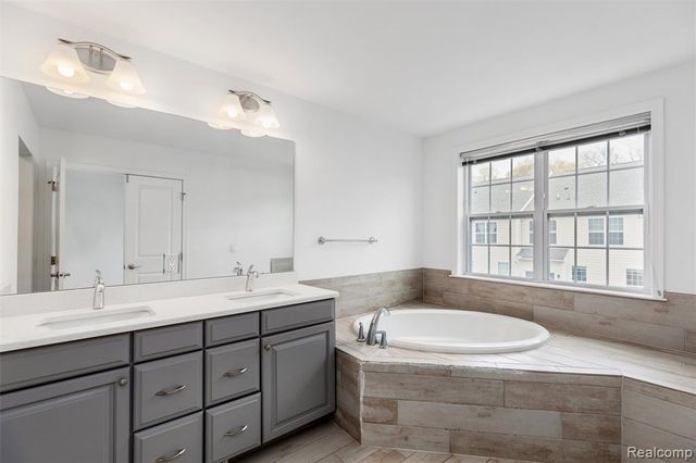 2769 Ashcombe Drive, Ann Arbor, MI 48105