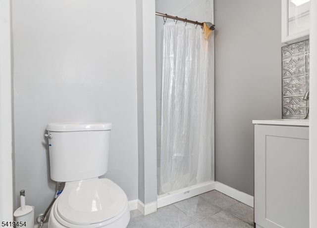 61 Cutler St, Newark City, NJ 07104