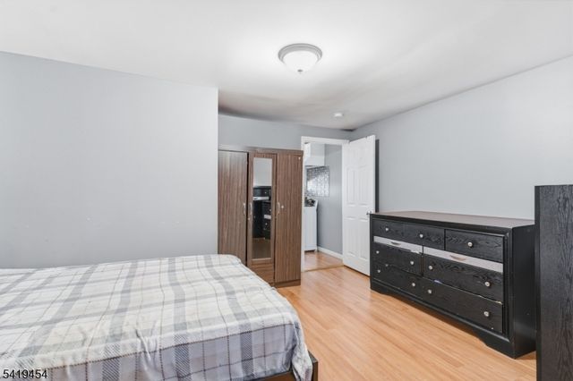 61 Cutler St, Newark City, NJ 07104