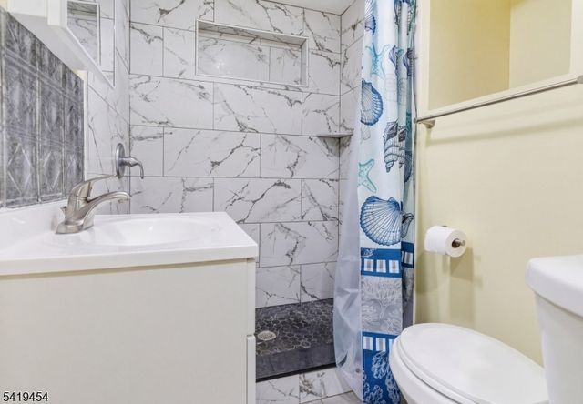 61 Cutler St, Newark City, NJ 07104