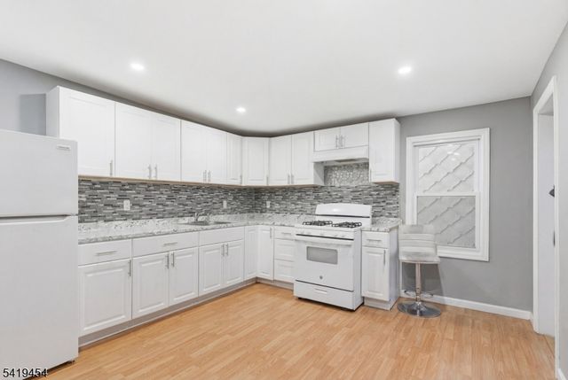 61 Cutler St, Newark City, NJ 07104