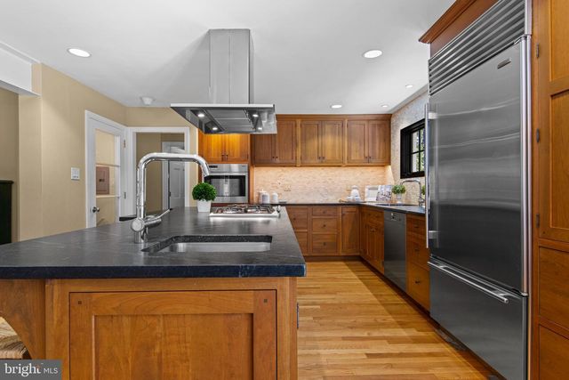 574 TIMBER LN, Devon, PA 19333