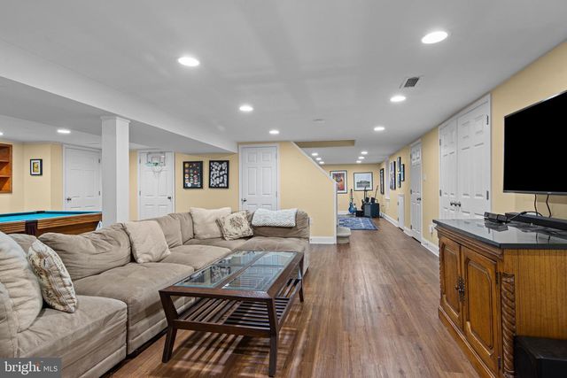 574 TIMBER LN, Devon, PA 19333