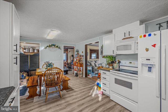 35 SLEEPYVIEW LN, Berkeley Springs, WV 25411