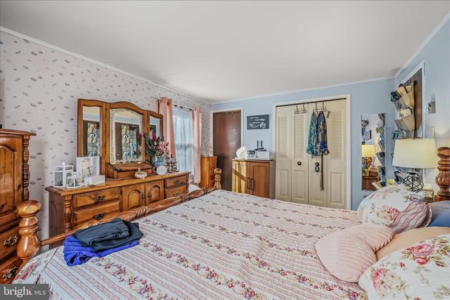 35 SLEEPYVIEW LN, Berkeley Springs, WV 25411