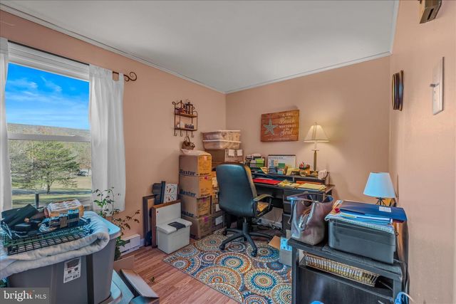 35 SLEEPYVIEW LN, Berkeley Springs, WV 25411