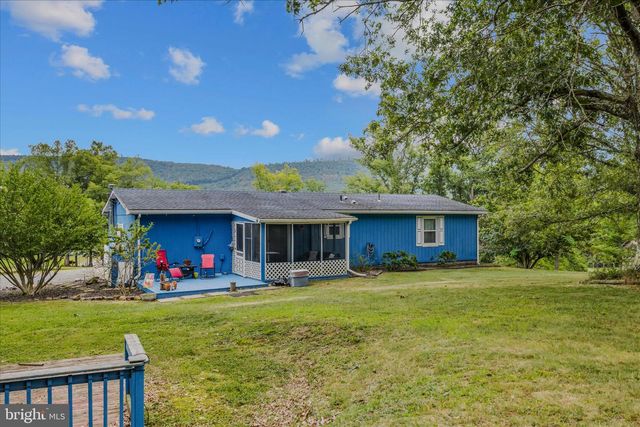 35 SLEEPYVIEW LN, Berkeley Springs, WV 25411