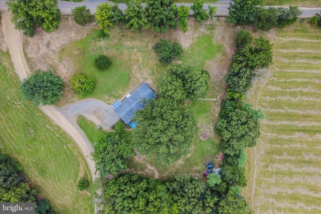 35 SLEEPYVIEW LN, Berkeley Springs, WV 25411