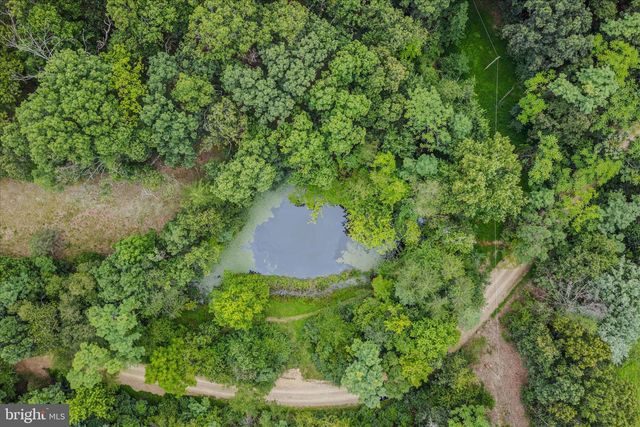 35 SLEEPYVIEW LN, Berkeley Springs, WV 25411