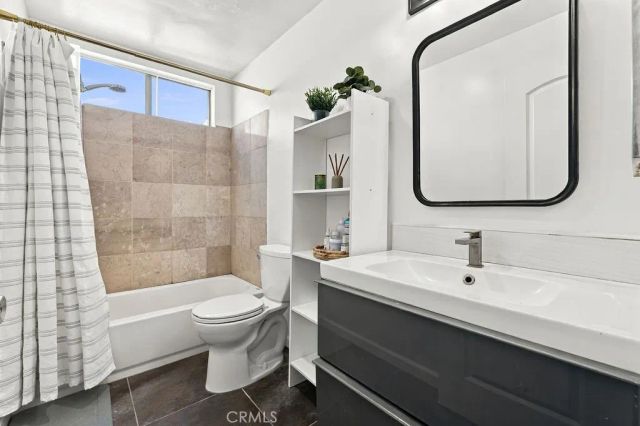 8800 Cedros Avenue 108, Panorama City, CA 91402