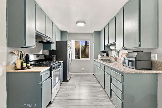 8800 Cedros Avenue 108, Panorama City, CA 91402