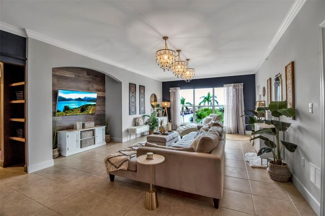 808 3RD AVENUE W 307, Bradenton, FL 34205