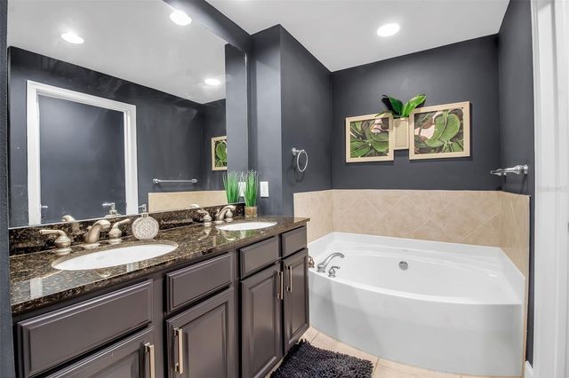 808 3RD AVENUE W 307, Bradenton, FL 34205