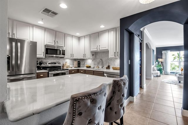 808 3RD AVENUE W 307, Bradenton, FL 34205