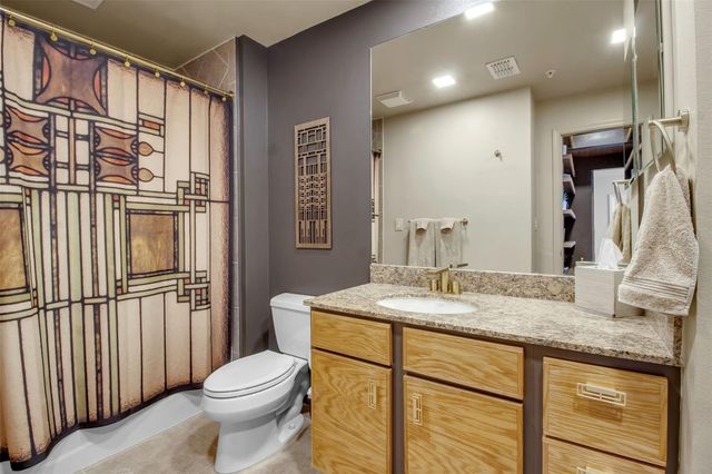 808 3RD AVENUE W 307, Bradenton, FL 34205