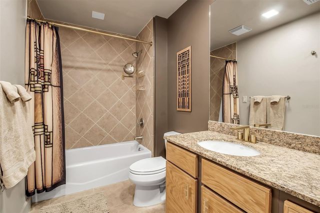 808 3RD AVENUE W 307, Bradenton, FL 34205