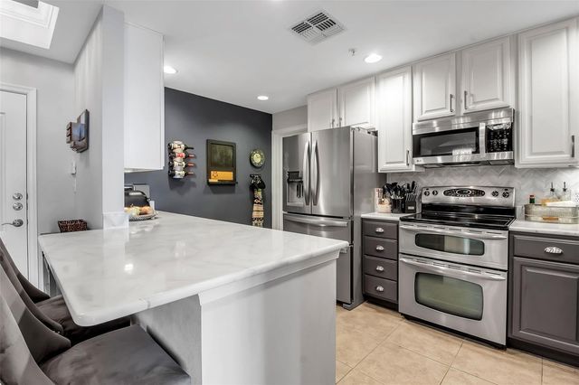 808 3RD AVENUE W 307, Bradenton, FL 34205