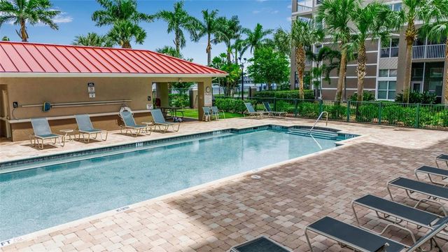 808 3RD AVENUE W 307, Bradenton, FL 34205