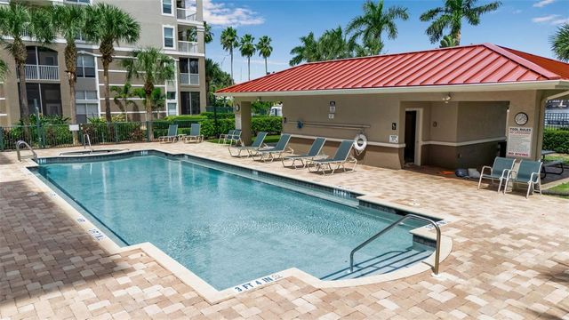 808 3RD AVENUE W 307, Bradenton, FL 34205