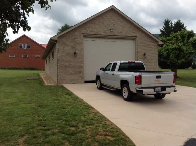 252 Richardson DR, Roanoke, VA 24019