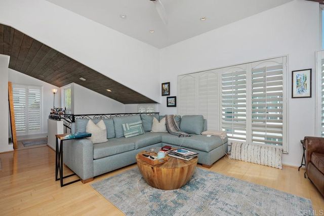 307 Longden Lane, Solana Beach, CA 92075
