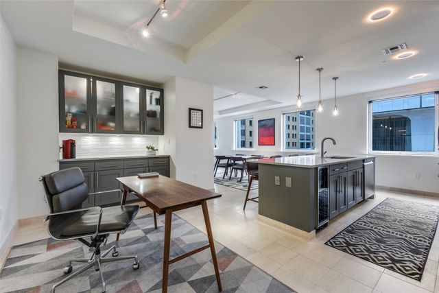 1505 Elm Street 303, Dallas, TX 75201