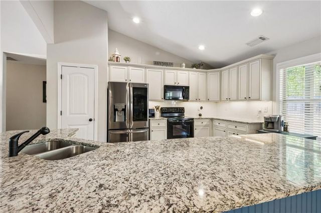 275 Emily Forest Way, Pendergrass, GA 30567
