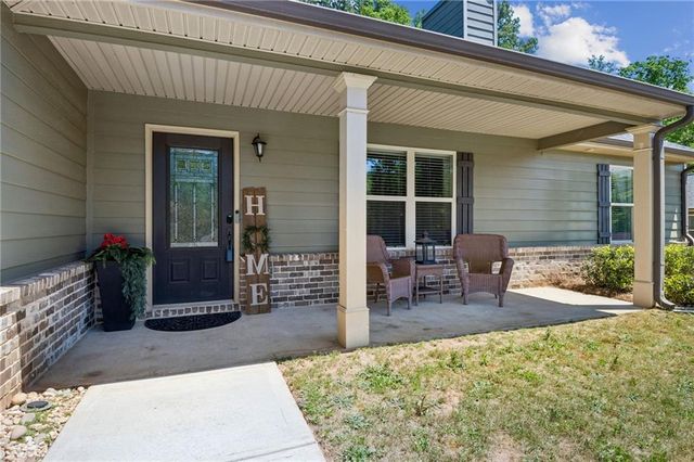 275 Emily Forest Way, Pendergrass, GA 30567
