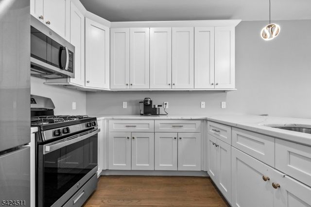 64 Halina Ln, Butler Boro, NJ 07405