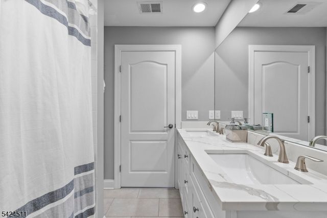 64 Halina Ln, Butler Boro, NJ 07405