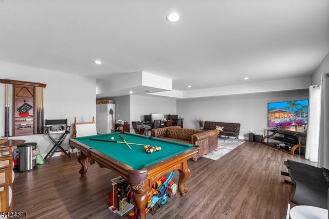 64 Halina Ln, Butler Boro, NJ 07405