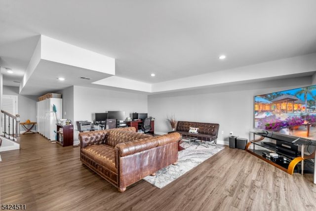 64 Halina Ln, Butler Boro, NJ 07405