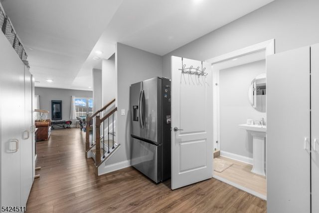 64 Halina Ln, Butler Boro, NJ 07405