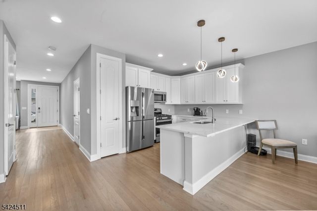 64 Halina Ln, Butler Boro, NJ 07405