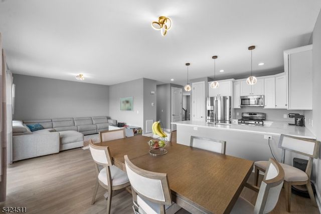 64 Halina Ln, Butler Boro, NJ 07405