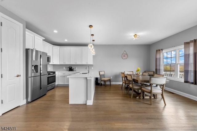 64 Halina Ln, Butler Boro, NJ 07405