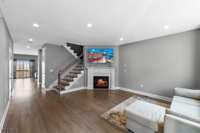 64 Halina Ln, Butler Boro, NJ 07405